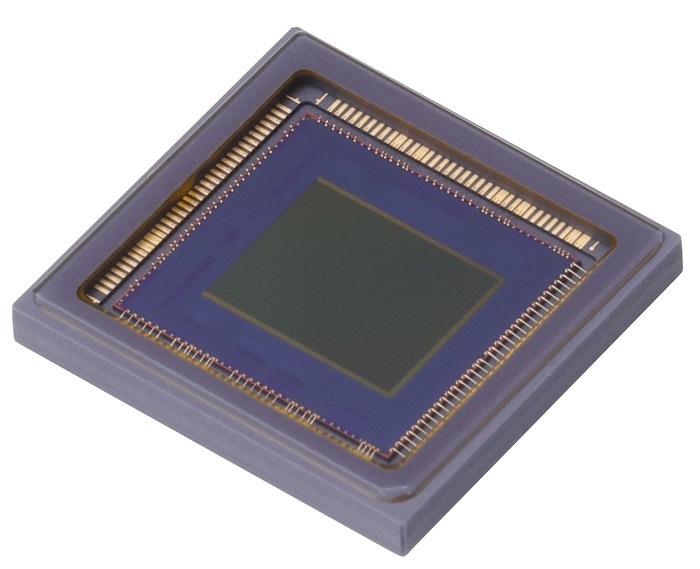 The new Canon-developed CMOS sensor
