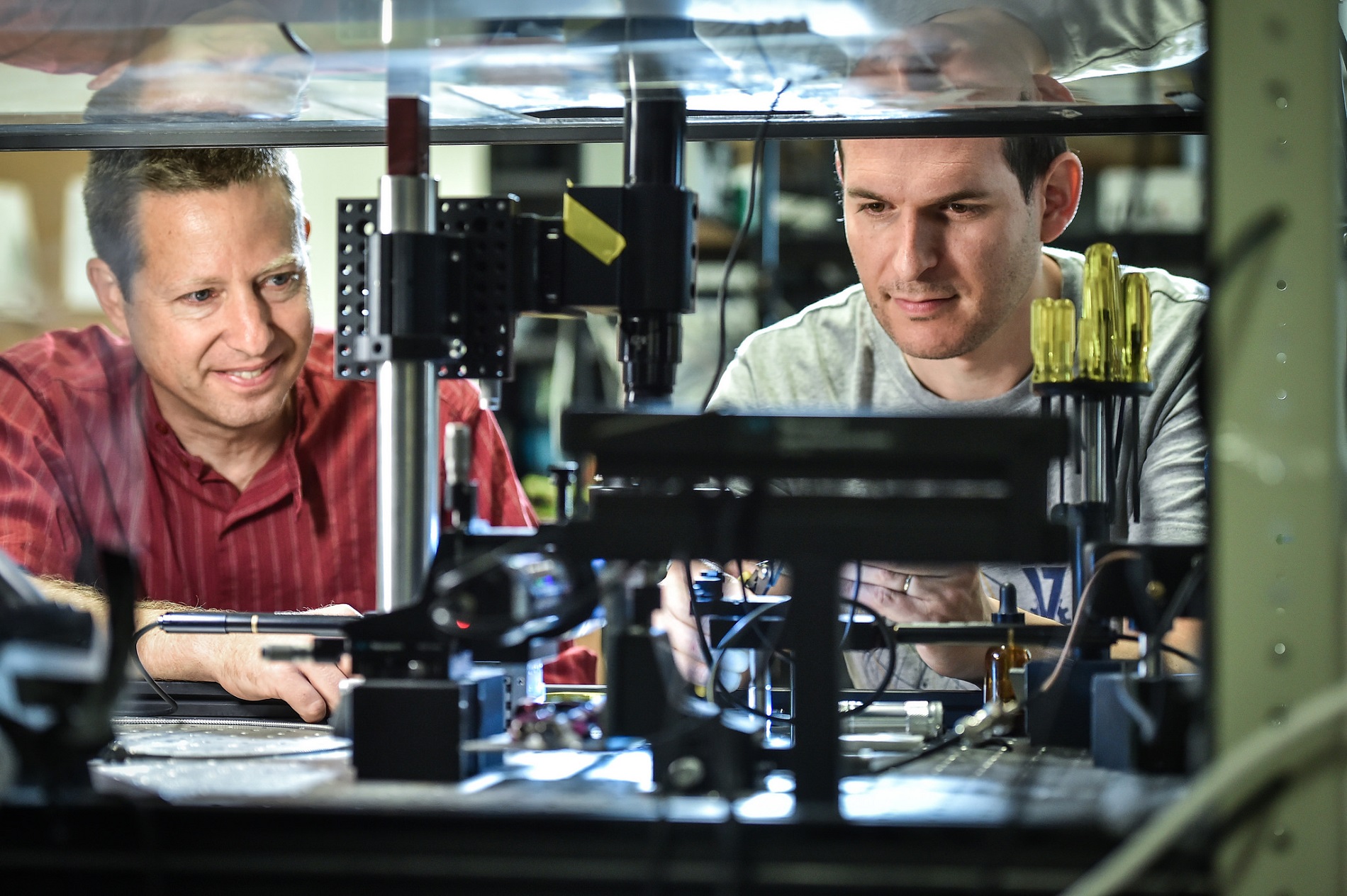 Graduate student Shai Maayani and Professor Tal Carmon